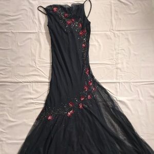 MERMAID STYLE SEQUINED BLACK FLOWER DRESS